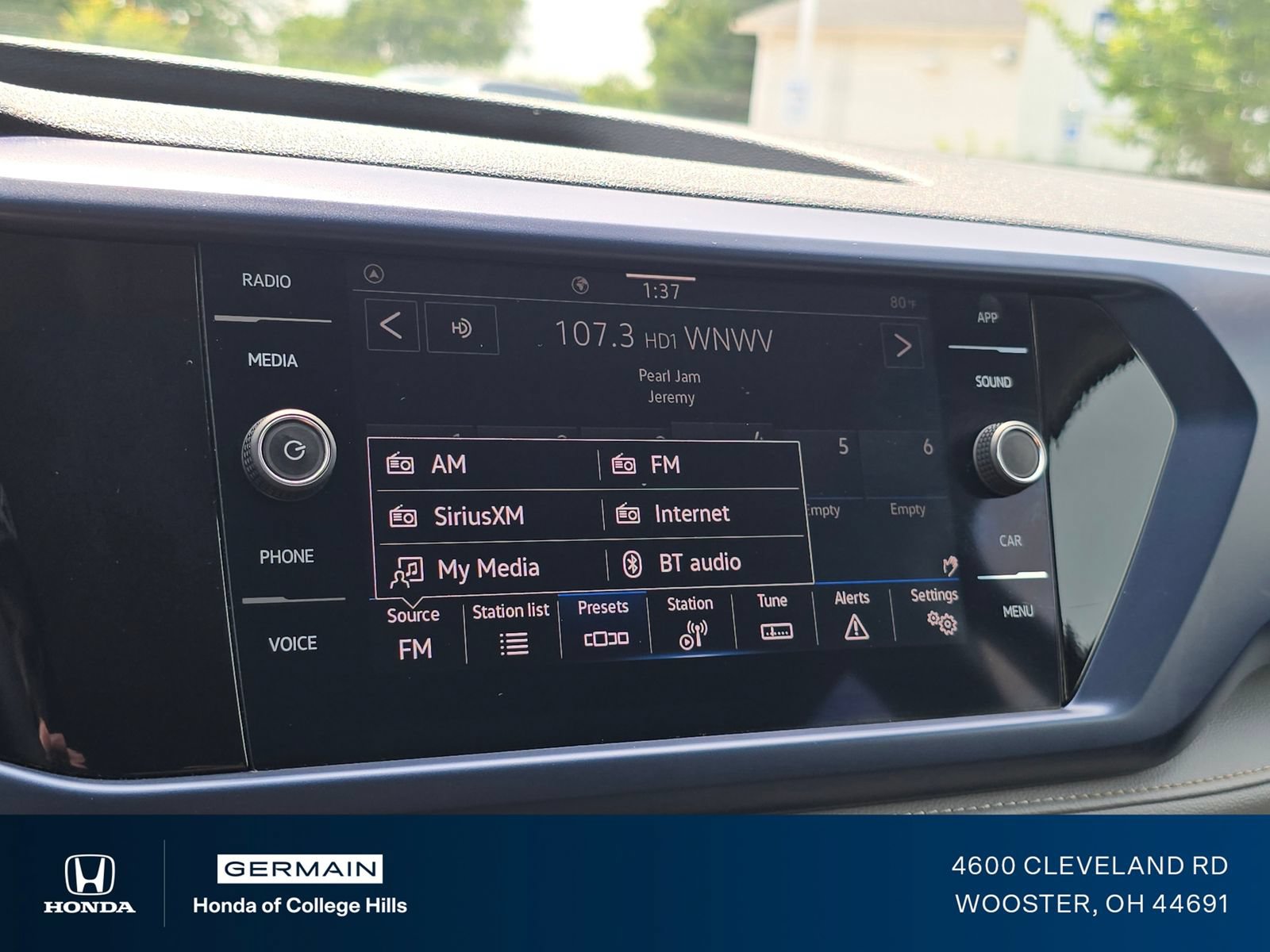 Used 2024 Volkswagen Taos SE FWD image 28