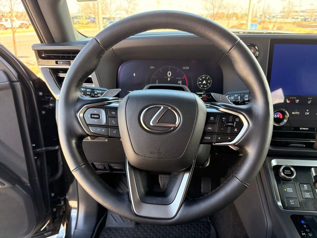 Used 2024 Lexus GX 550 w/ Accessory Package (2T) image 25
