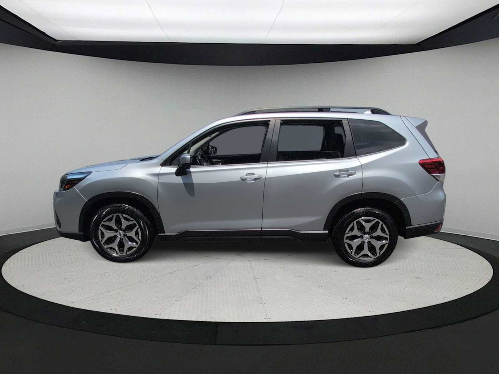 Used 2020 Subaru Forester Premium AWD/4WD image 5