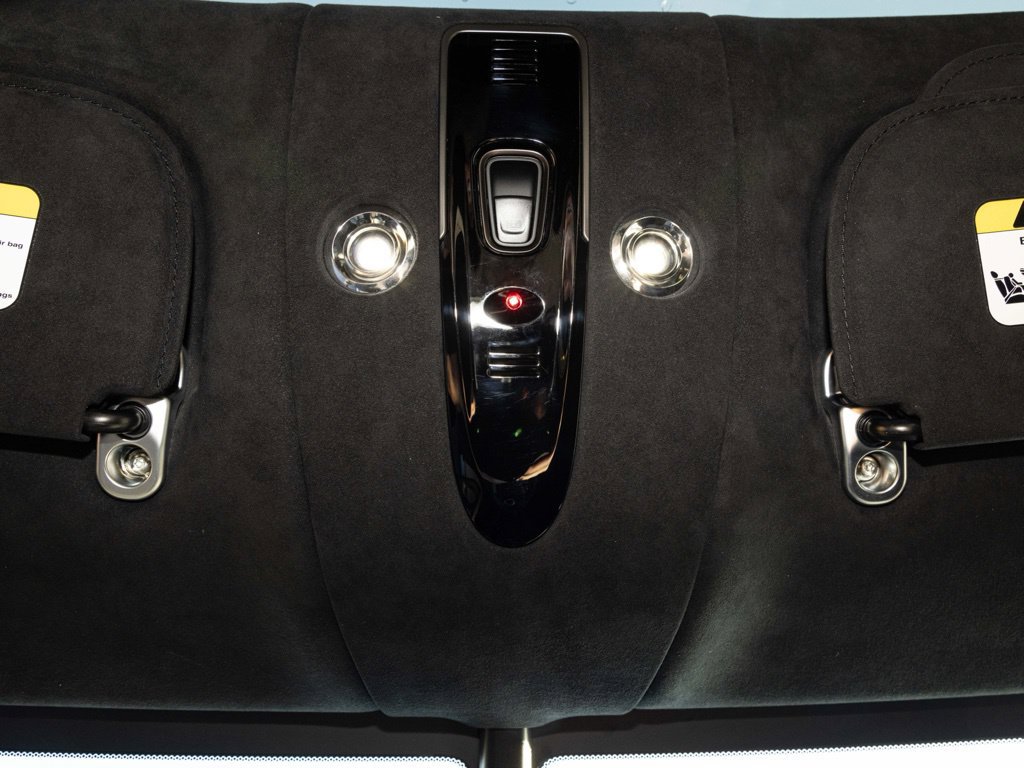 Used 2021 Aston Martin DBX AWD/4WD image 41