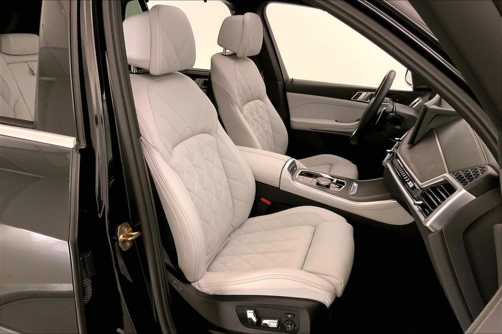 Used 2024 BMW X5 xDrive40i AWD/4WD image 6