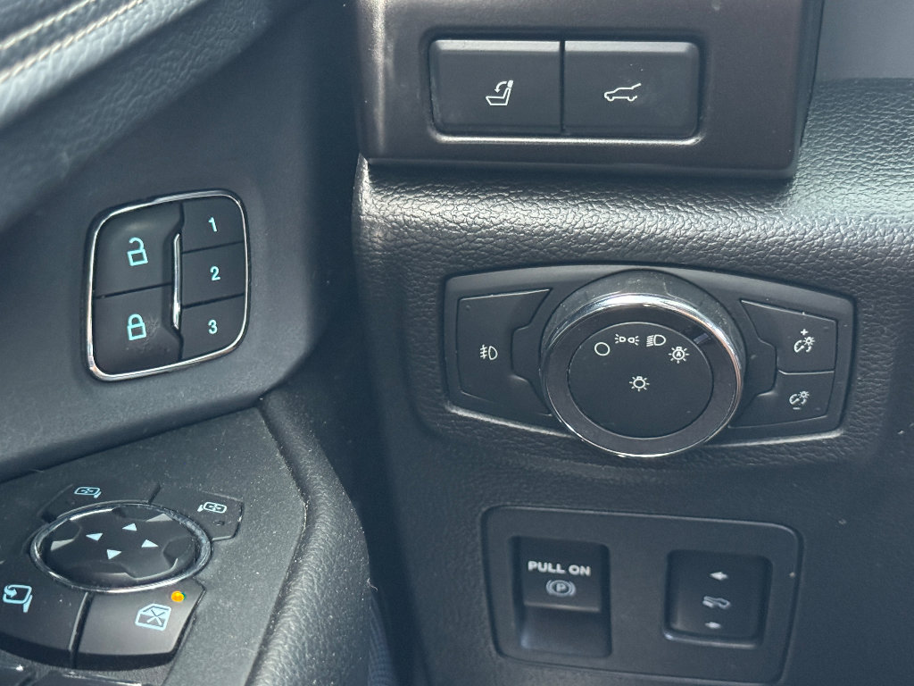 Used 2019 Ford Expedition Limited AWD/4WD image 24