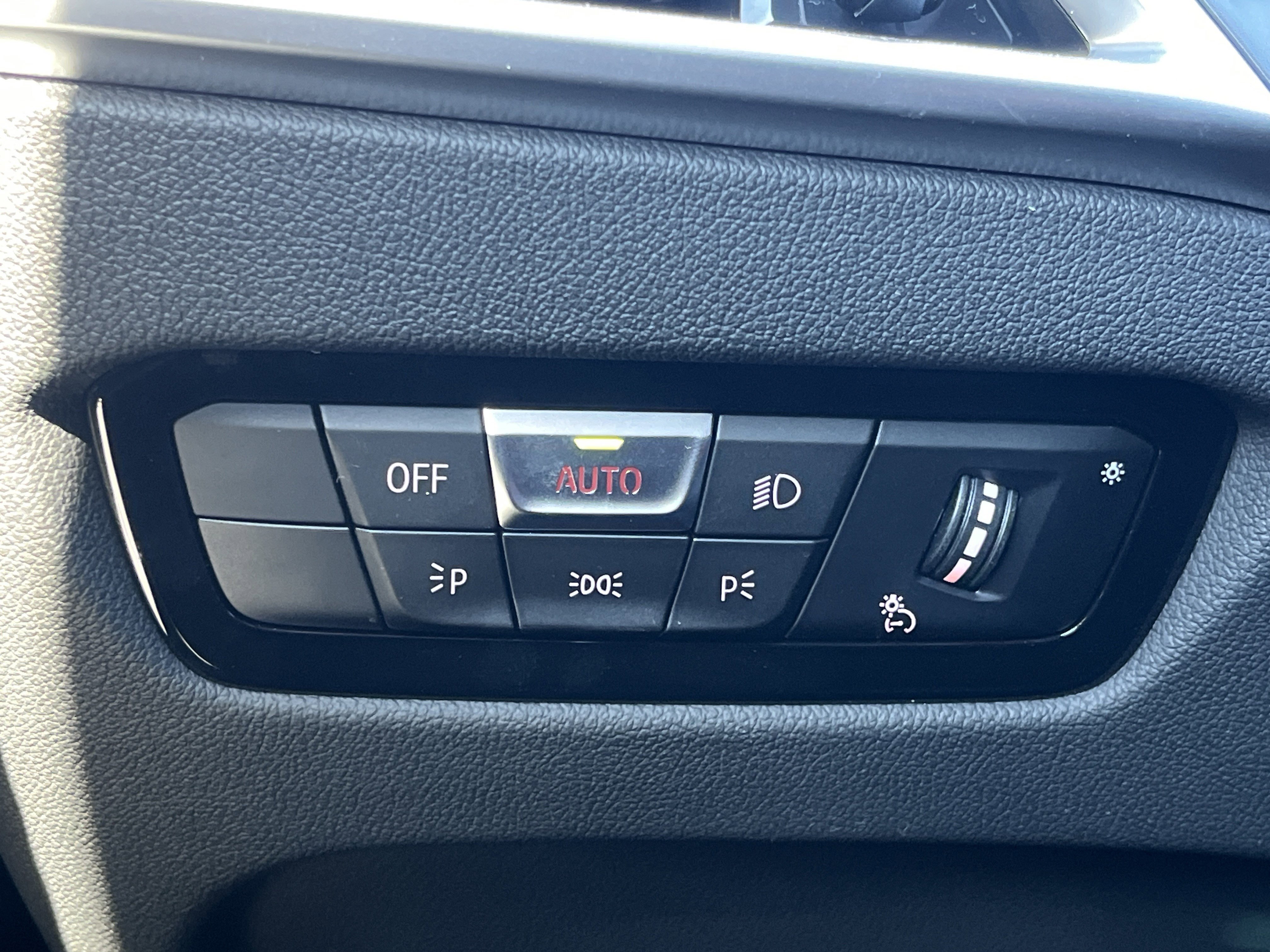 Used 2025 BMW M2 w/ Lighting Package image 15