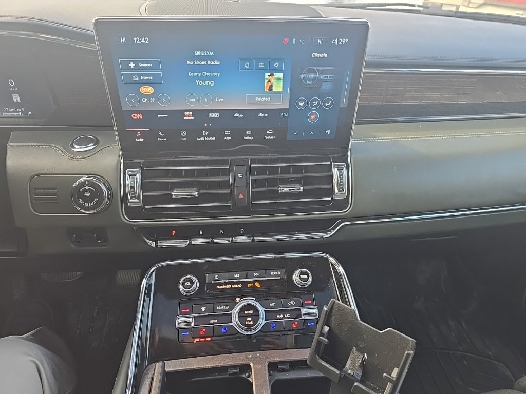 Used 2022 Lincoln Navigator L Black Label image 10