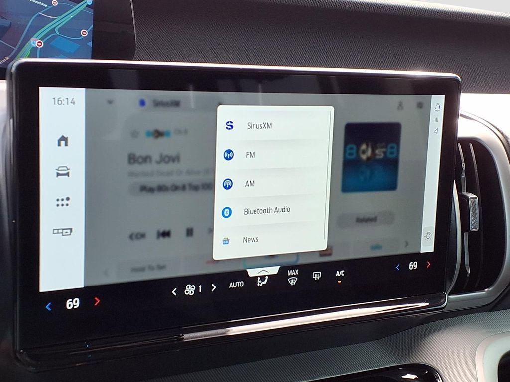 Used 2025 Ford Expedition Active image 26