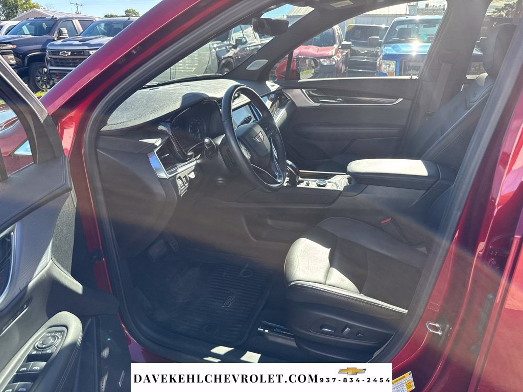 Used 2024 Cadillac XT6 Premium Luxury w/ Technology Package AWD/4WD image 17