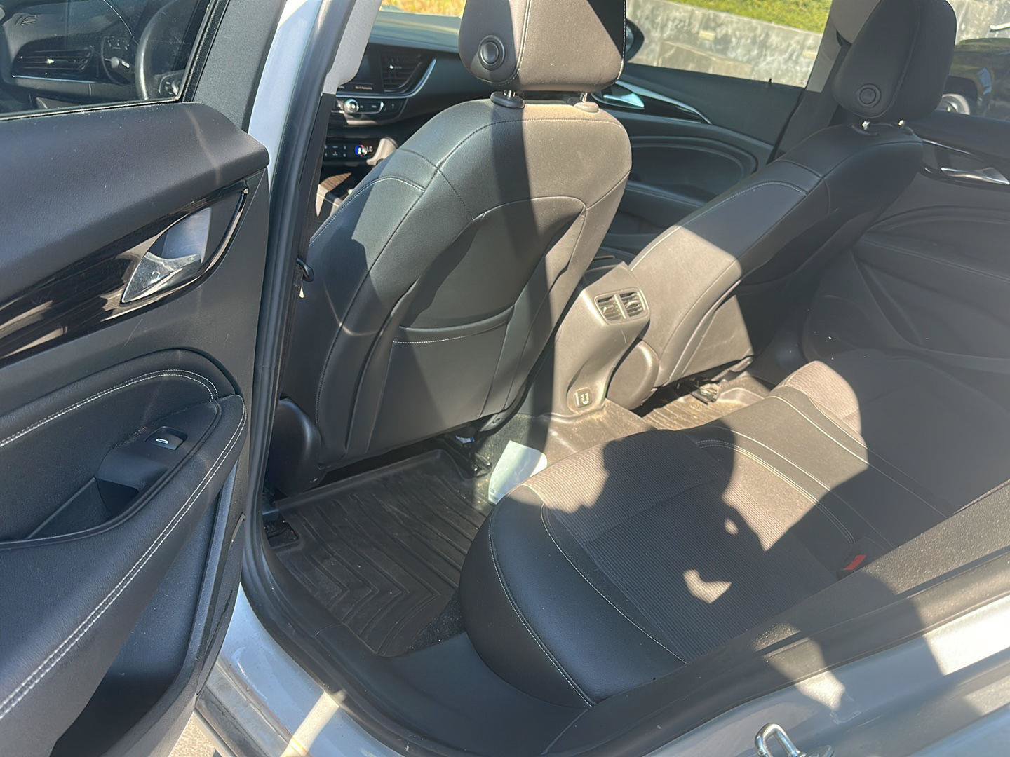 Used 2019 Buick Regal Preferred FWD image 8