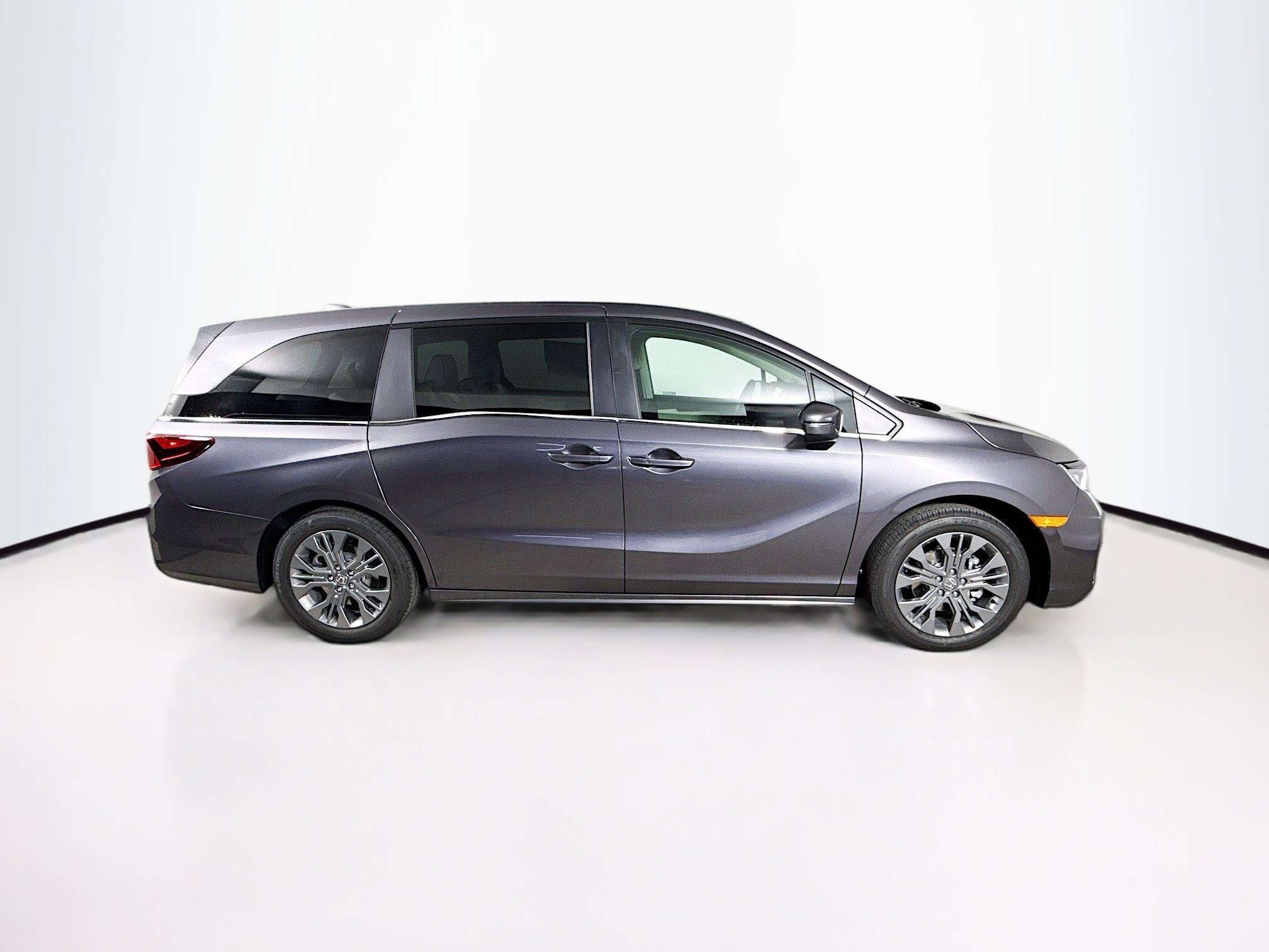 New 2026 Honda Odyssey Touring image 2