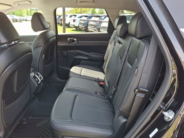 Certified 2026 Kia Sorento EX AWD/4WD image 11