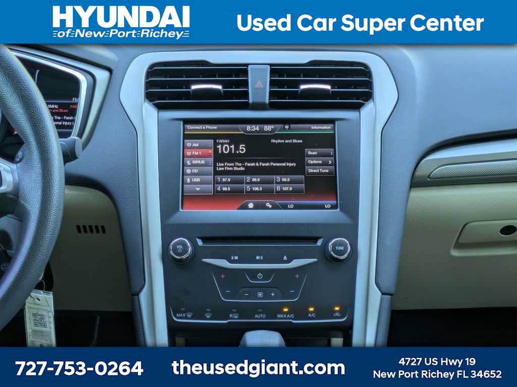 Used 2014 Ford Fusion SE FWD image 19