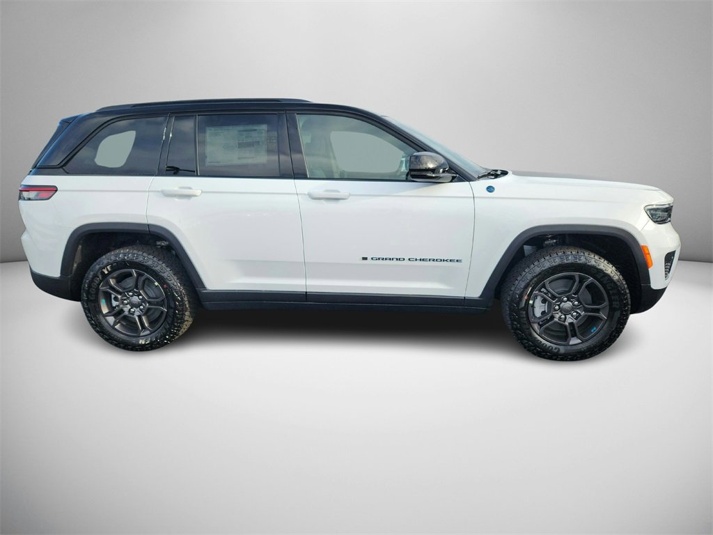 New 2024 Jeep Grand Cherokee Trailhawk image 2