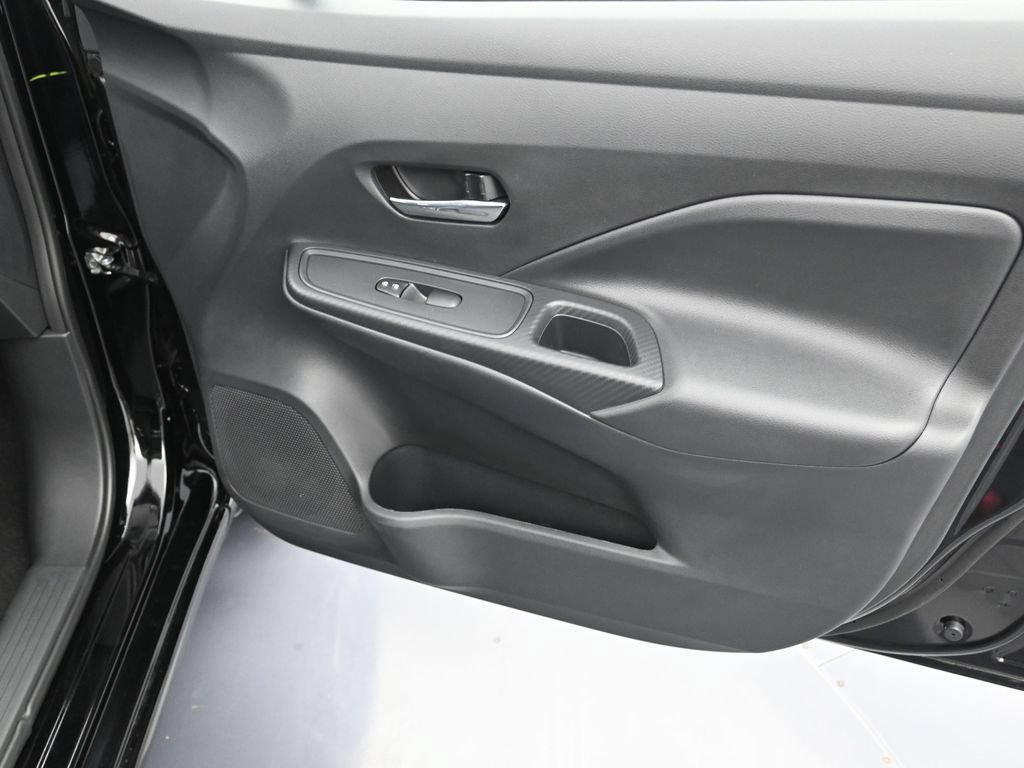 New 2025 Nissan Versa SV w/ Trunk Package FWD image 27