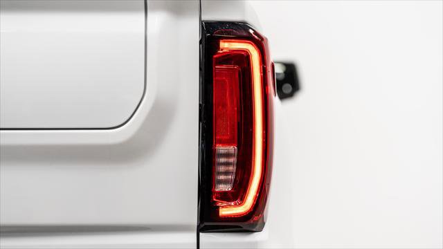 Used 2025 GMC Sierra 1500 AT4 image 8