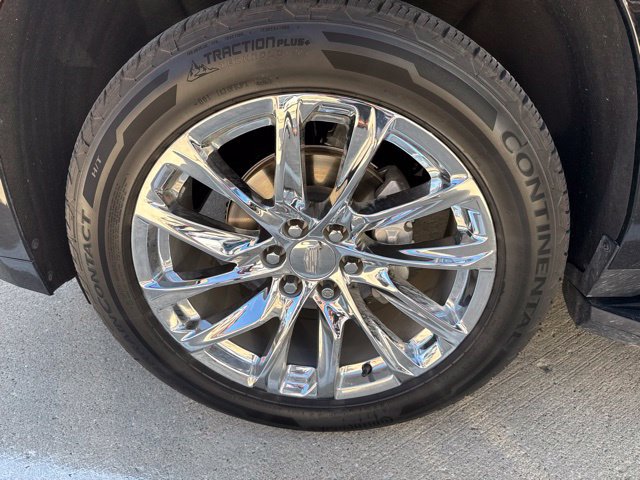 Used 2021 Cadillac Escalade Premium Luxury w/ Performance Package AWD/4WD image 9