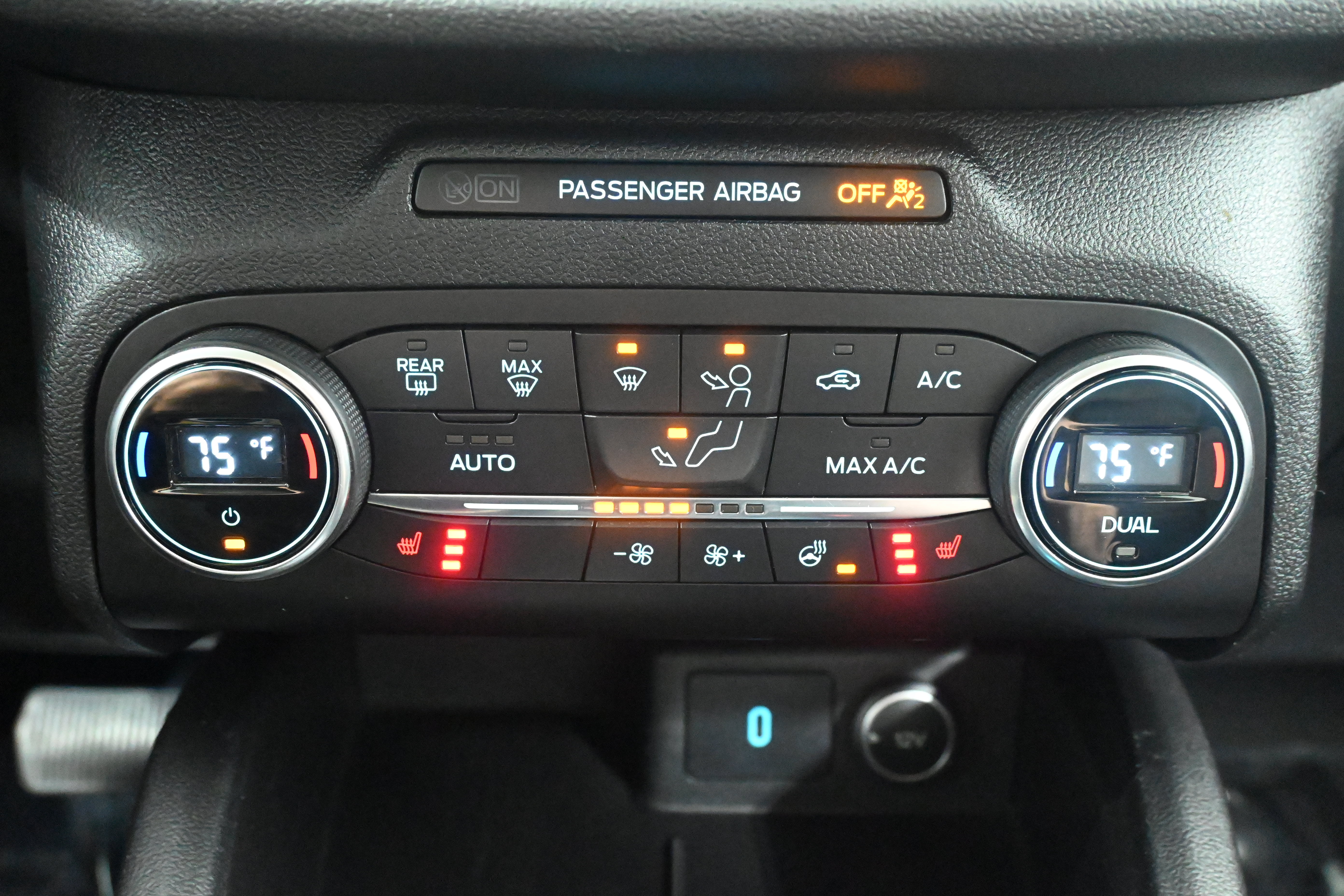 Used 2020 Ford Escape Titanium AWD/4WD image 15