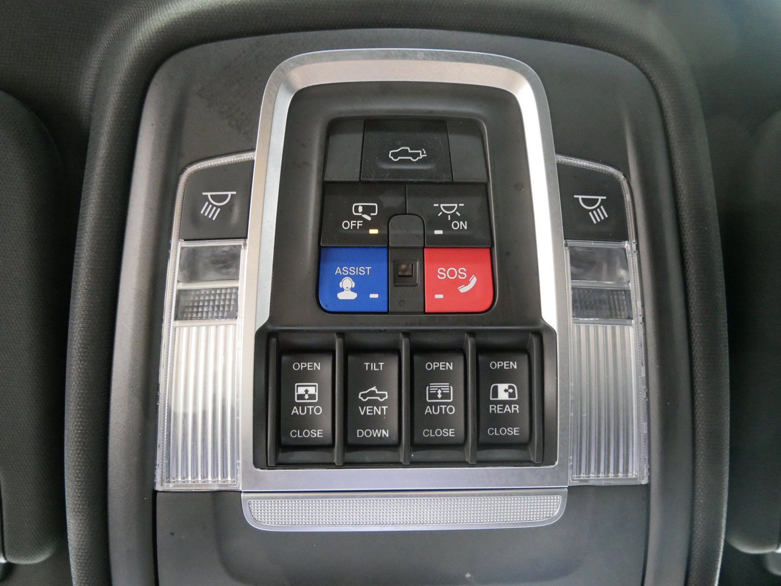 Used 2019 RAM 1500 Limited w/ Body Color Bumper Group AWD/4WD image 24