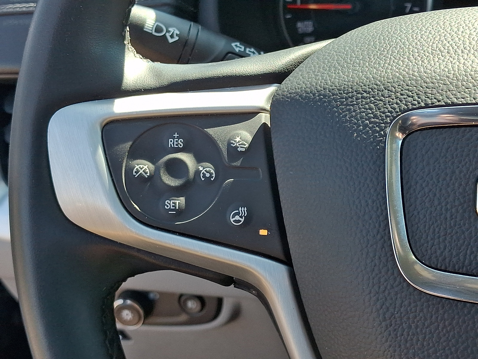 Used 2024 GMC Terrain SLT FWD image 23