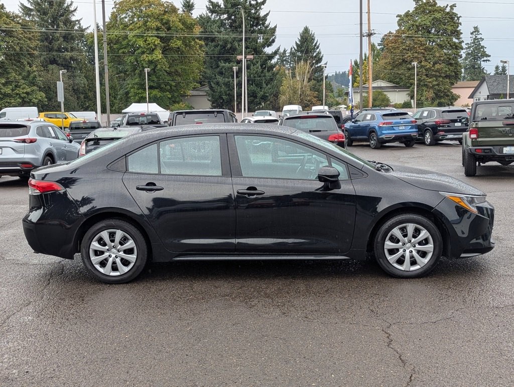 Used 2024 Toyota Corolla LE image 6