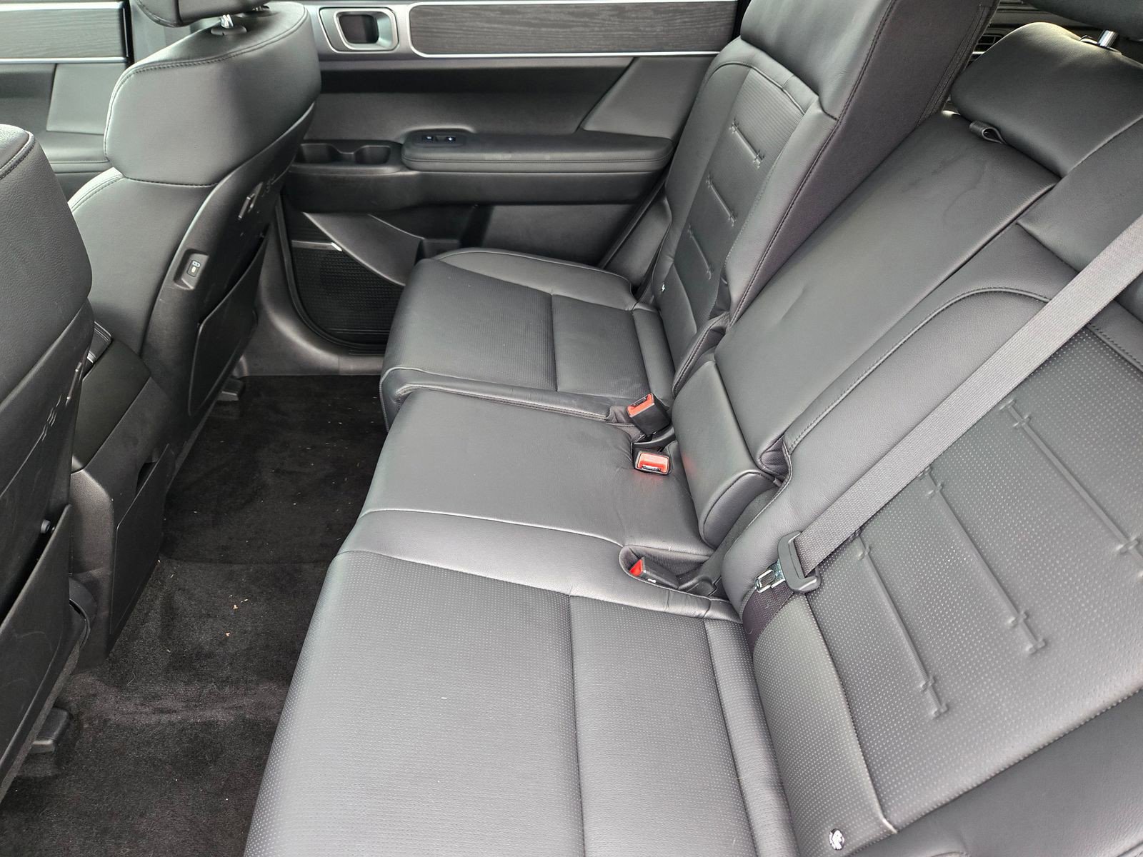 Used 2025 Hyundai Santa Fe Limited image 11