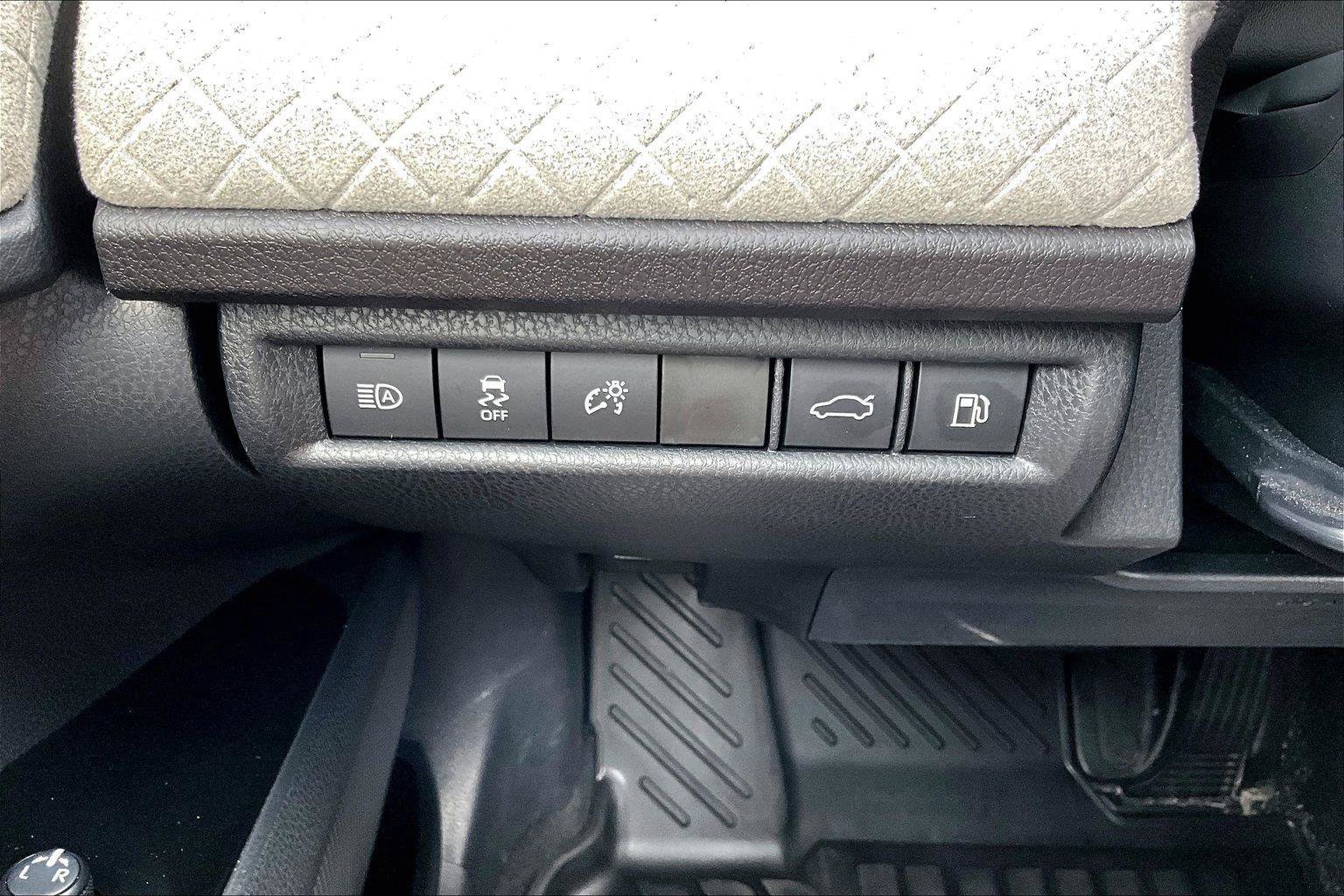 Used 2026 Toyota Camry XLE AWD/4WD image 38
