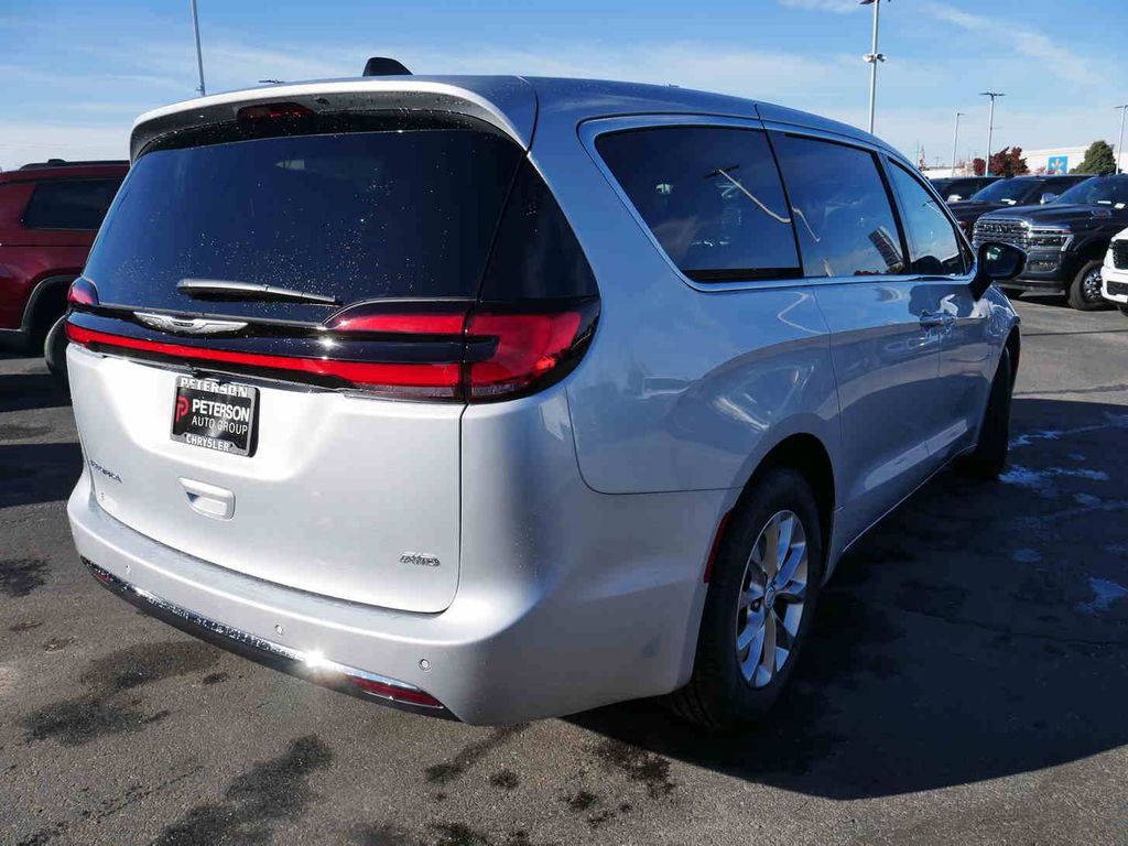 New 2026 Chrysler Pacifica Select image 19