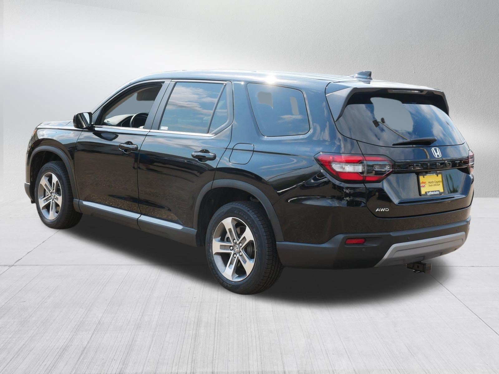 Used 2025 Honda Pilot EX-L image 5