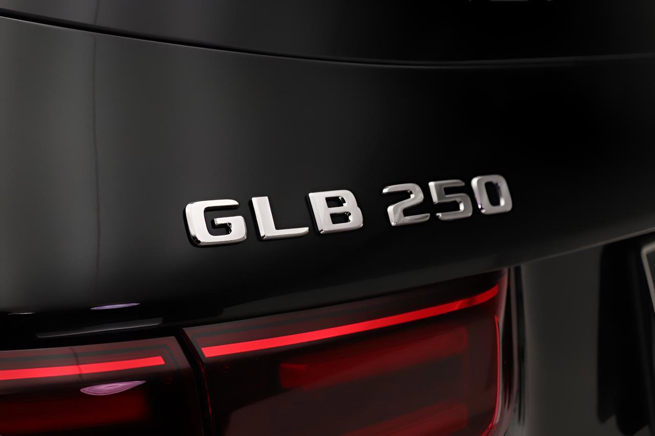 Certified 2025 Mercedes-Benz GLB 250 image 19