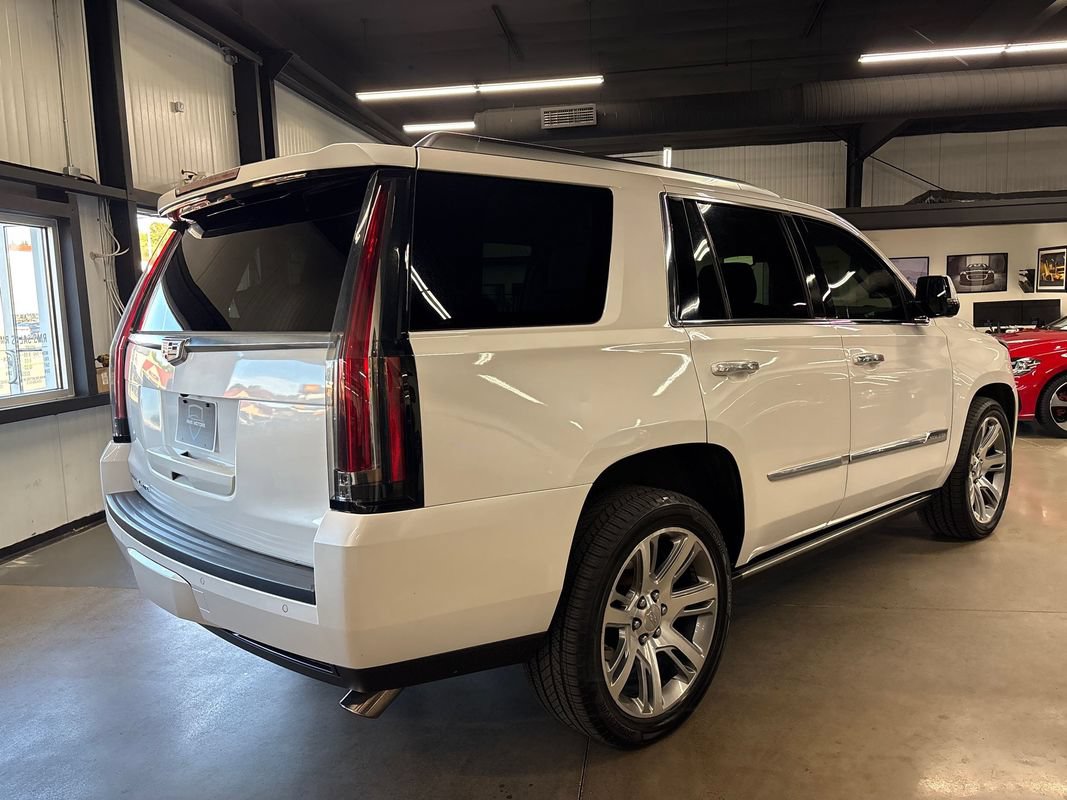 Used 2016 Cadillac Escalade Premium AWD/4WD image 8