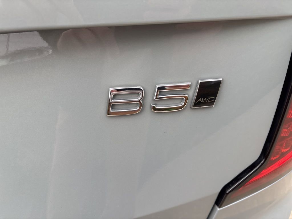 Certified 2025 Volvo XC90 B5 Plus AWD/4WD image 7