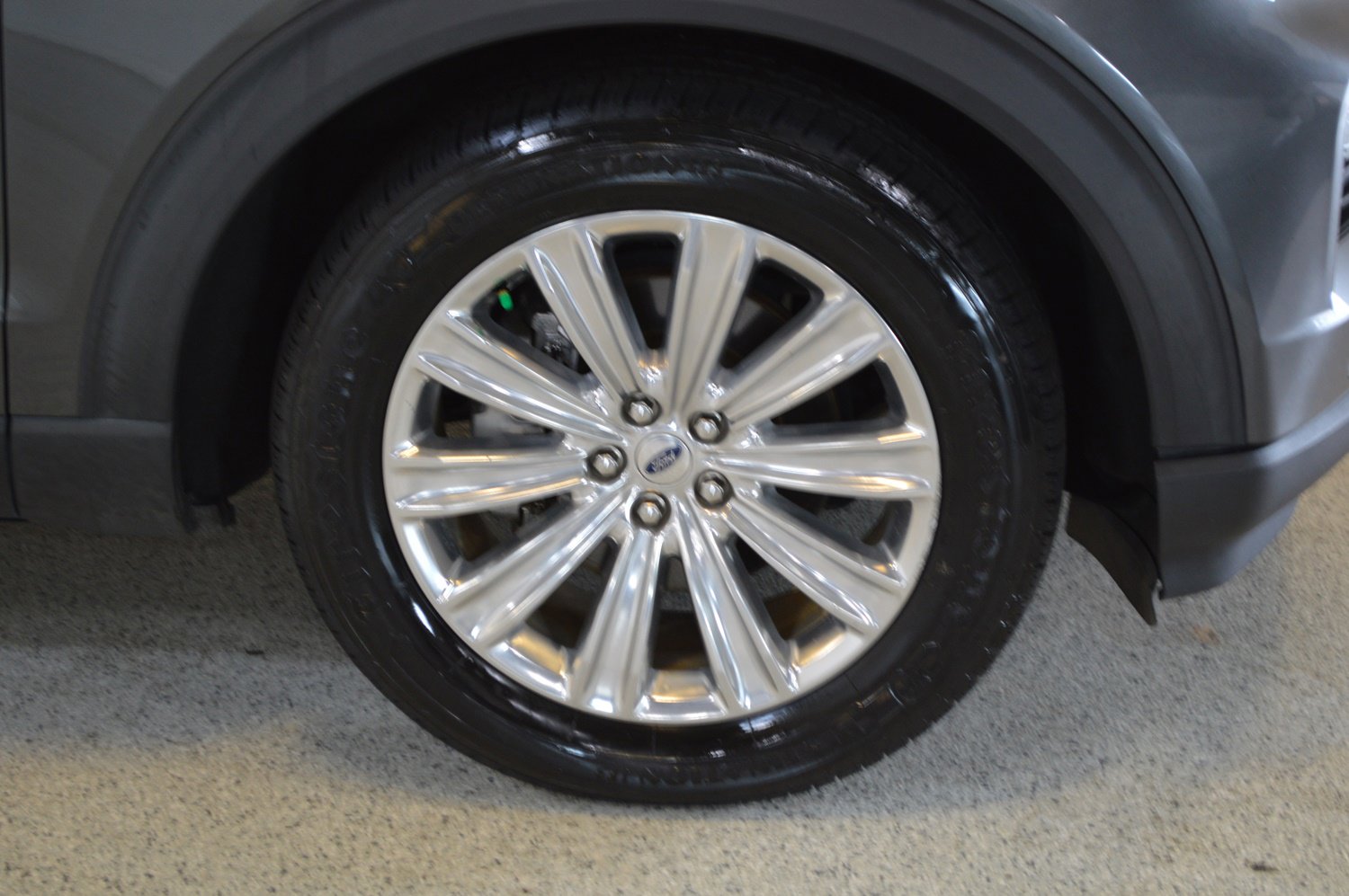 Used 2020 Ford Explorer Limited w/ Class III Trailer Tow Package image 9