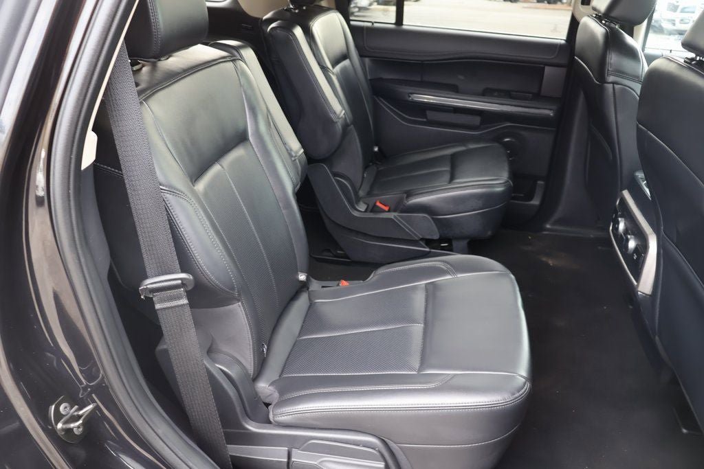 Used 2024 Ford Expedition XLT image 16