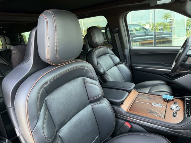 New 2027 Lincoln Navigator L Black Label AWD/4WD image 19