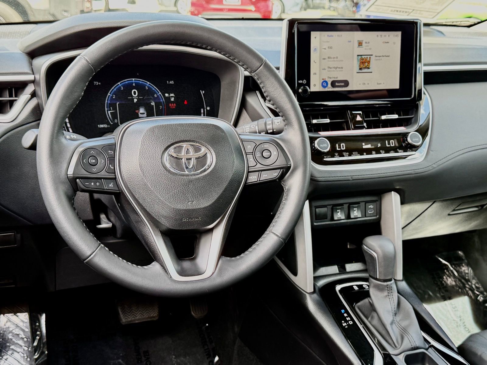 Used 2025 Toyota Corolla Cross XLE w/ Convenience Package FWD image 42