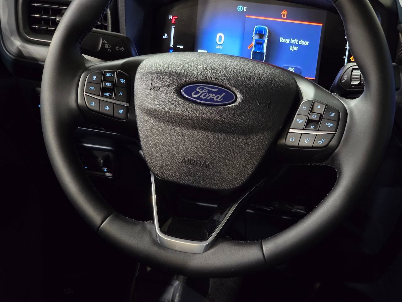 New 2025 Ford Maverick Lariat w/ Black Appearance Package AWD/4WD image 23