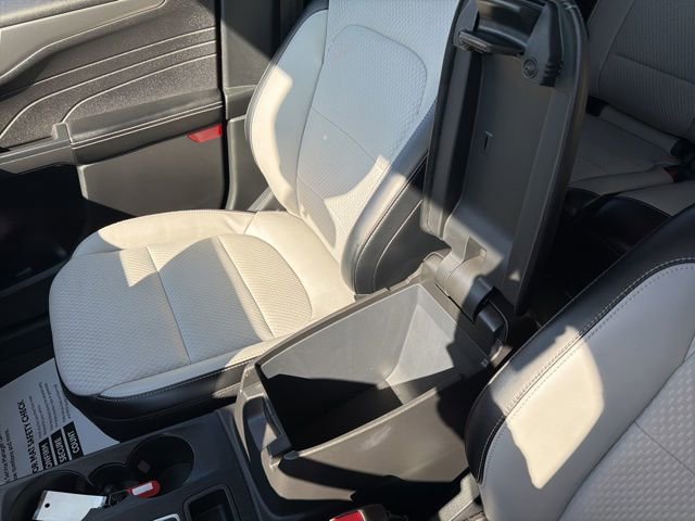 Used 2025 Ford Escape SE image 21