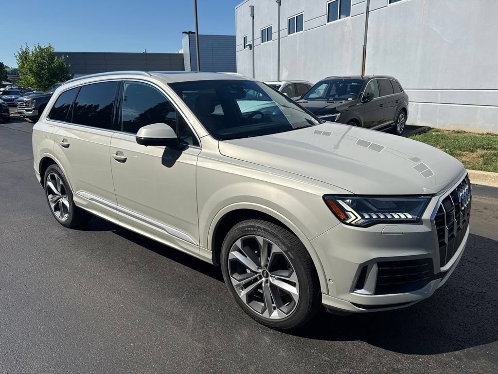 Used 2023 Audi Q7 3.0T Premium Plus AWD/4WD image 3