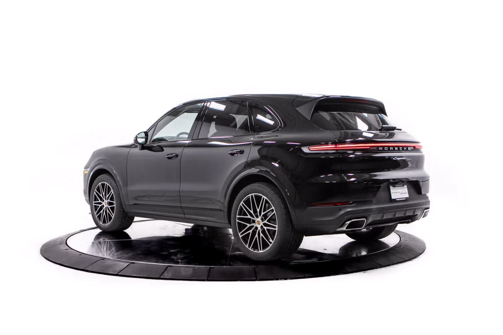 Certified 2026 Porsche Cayenne AWD/4WD image 3