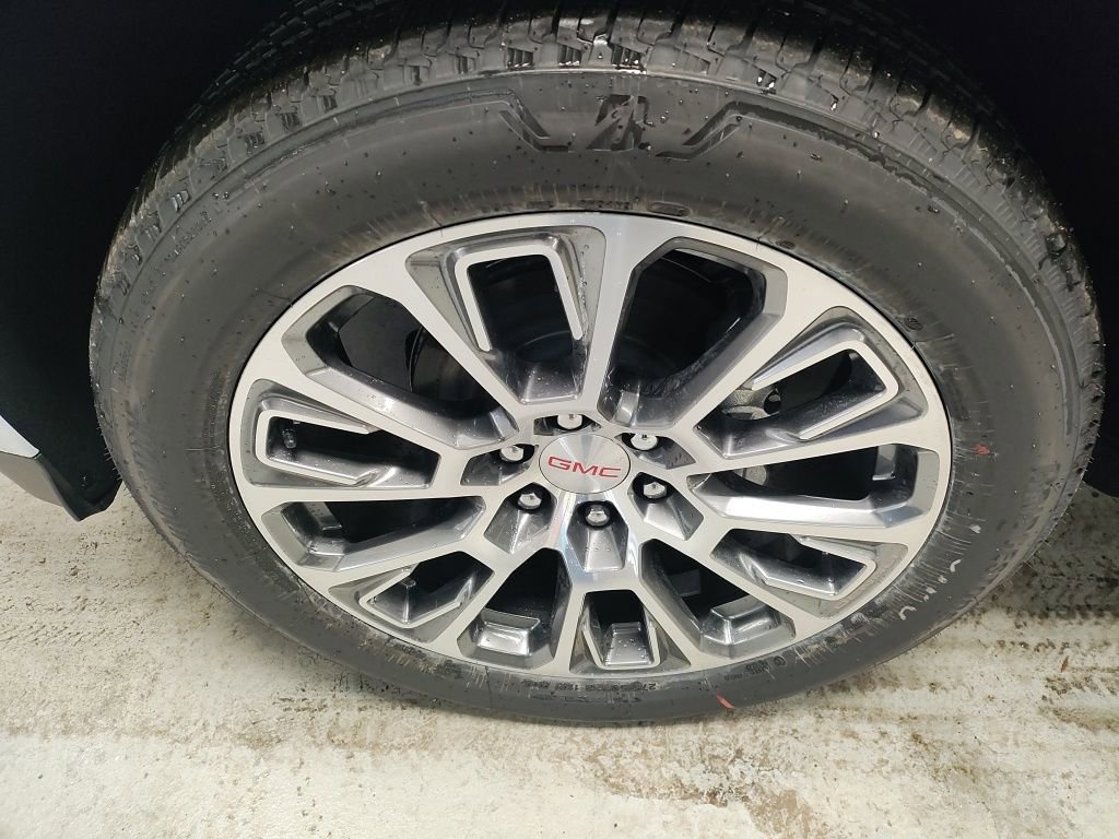 New 2026 GMC Yukon XL Denali w/ Sun & Power Step Package image 21