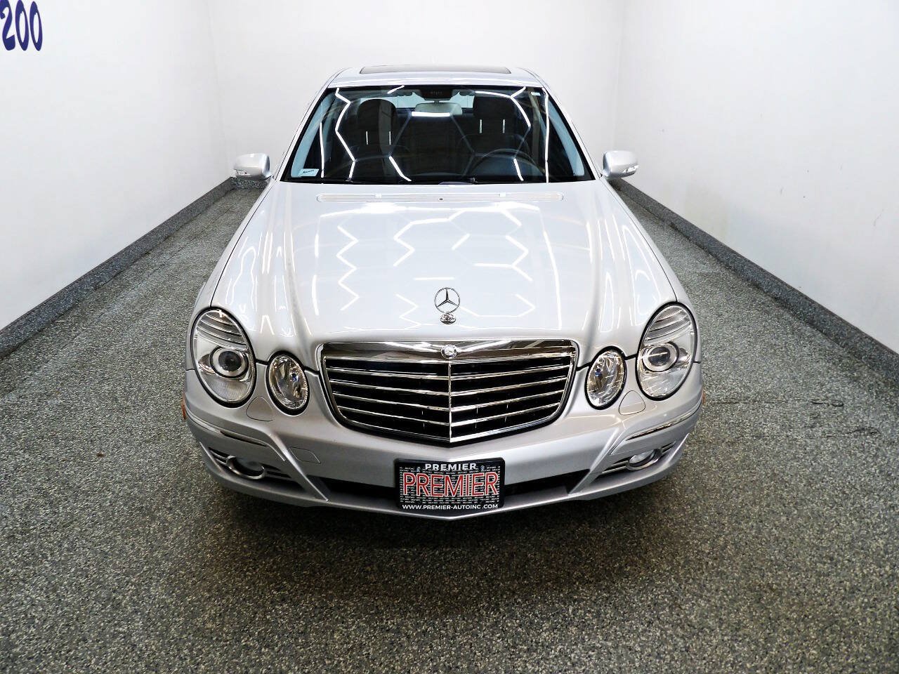 Used 2007 Mercedes-Benz E 350 4MATIC Sedan image 2
