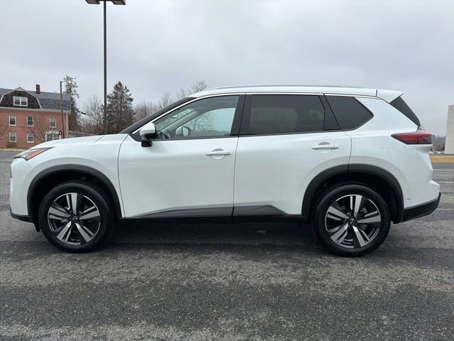 Used 2025 Nissan Rogue SL w/ SL Premium Package image 5