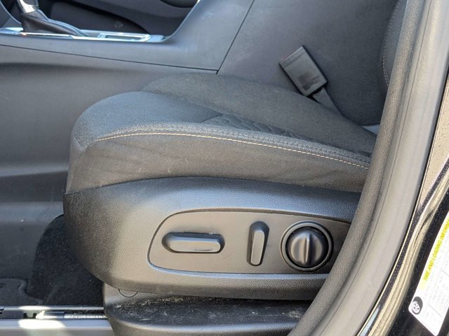 Used 2020 Chevrolet Equinox LT image 23