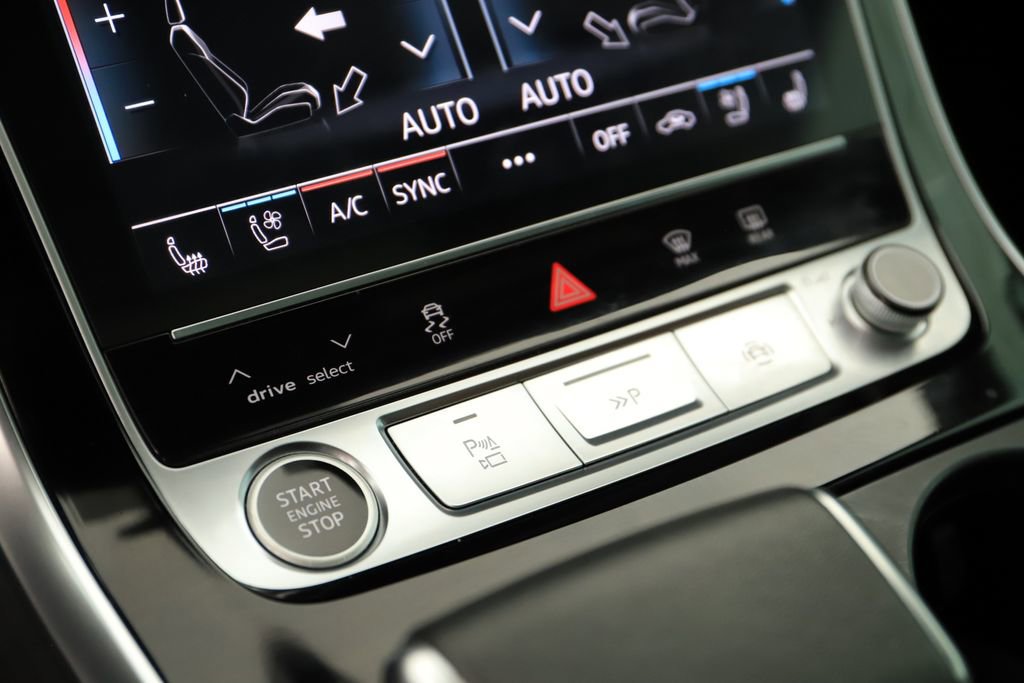 Used 2023 Audi Q8 Prestige w/ Prestige Package image 27