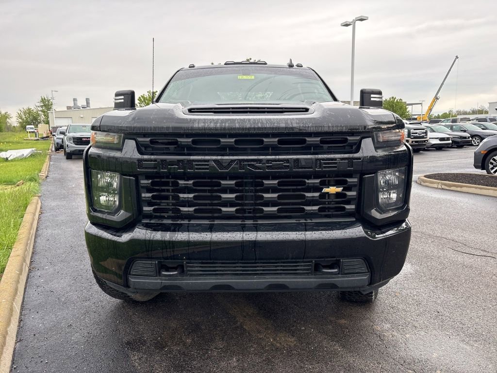 Used 2022 Chevrolet Silverado 2500 Custom w/ Infotainment Package AWD/4WD image 2