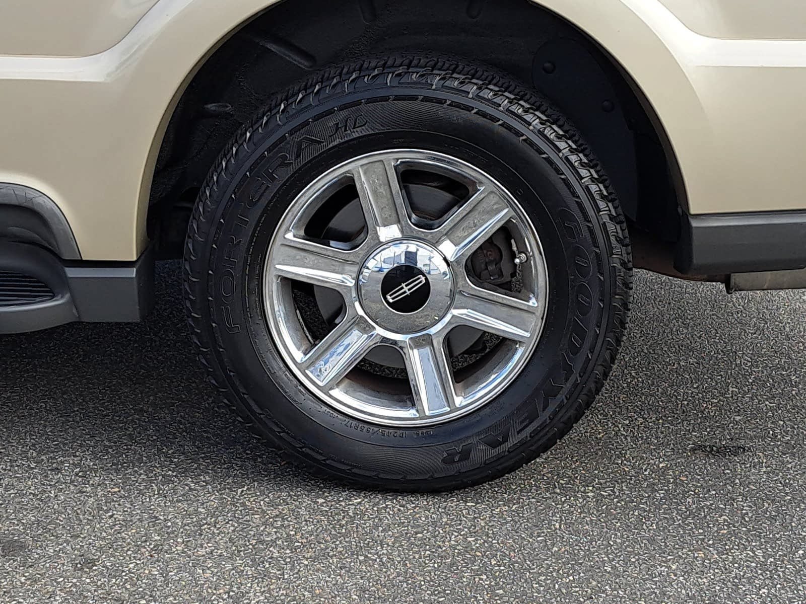 Used 2004 Lincoln Aviator 2WD image 37