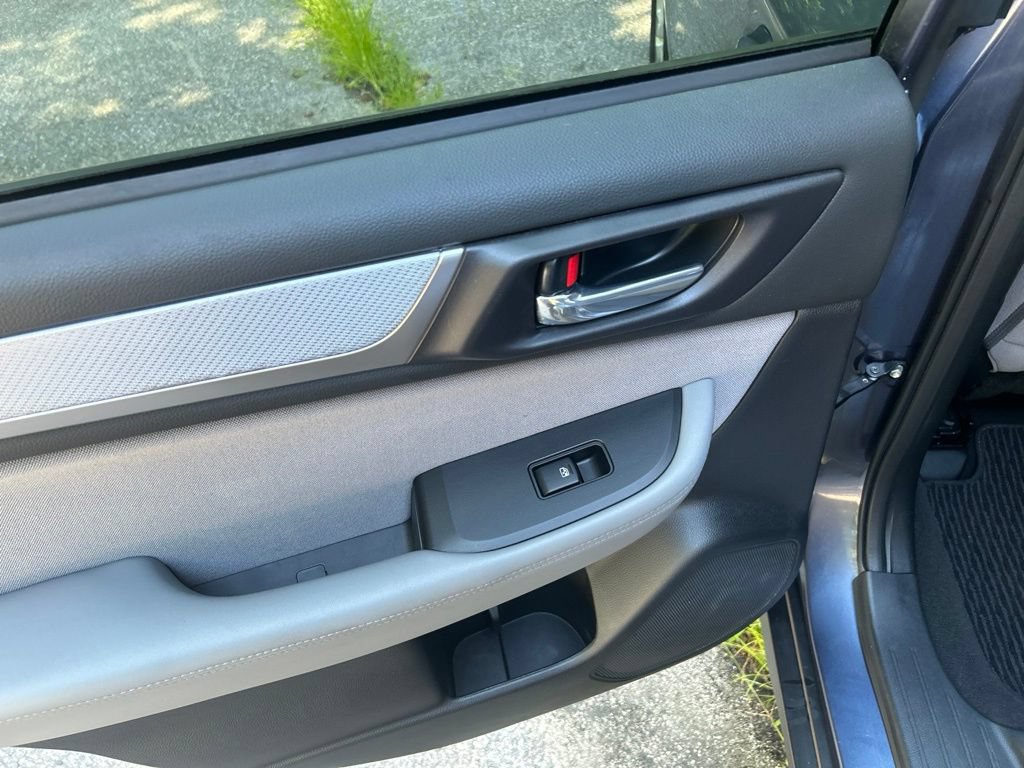 Used 2018 Subaru Outback 2.5i Premium AWD/4WD image 25