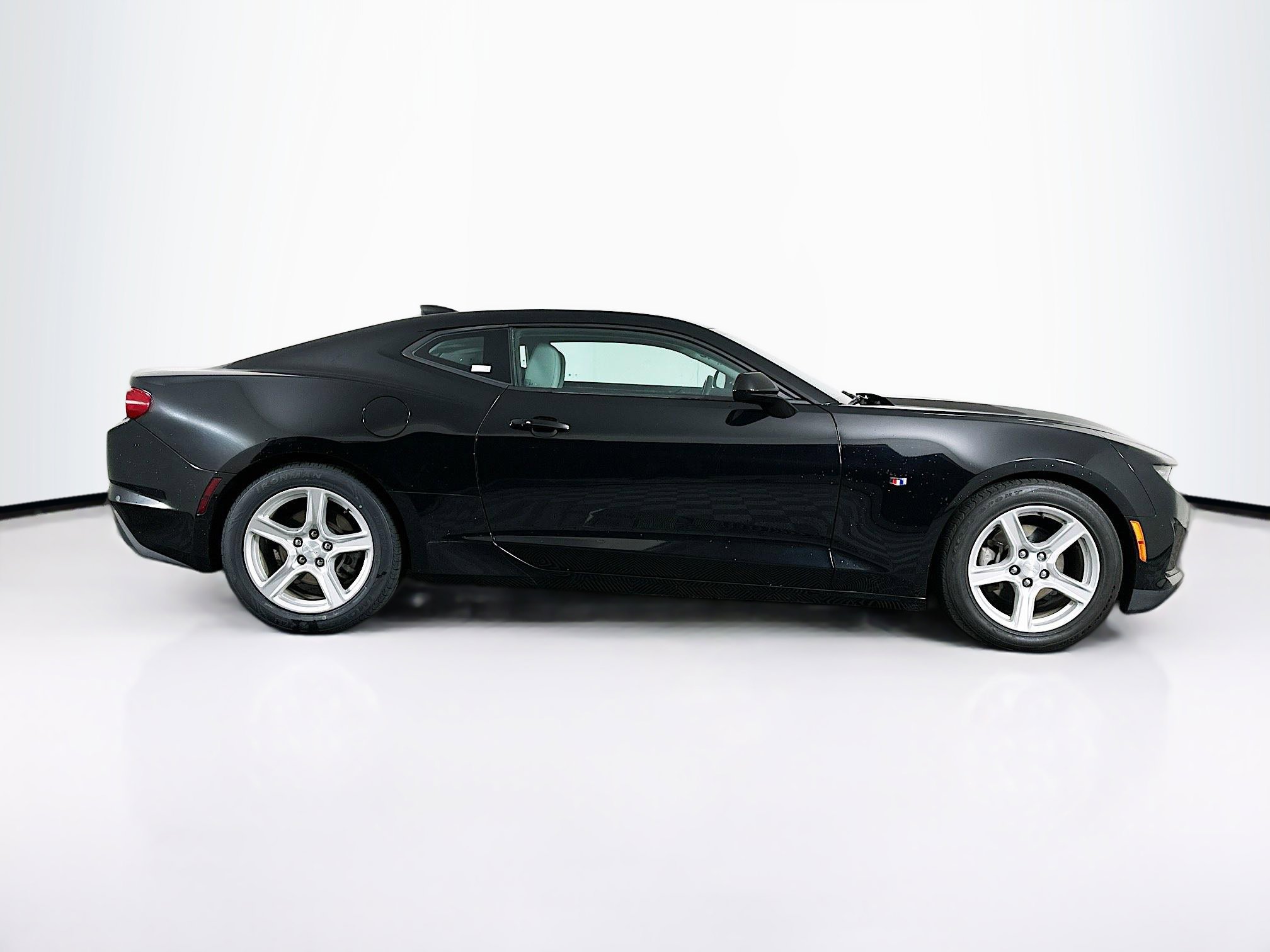 Used 2023 Chevrolet Camaro LT image 10