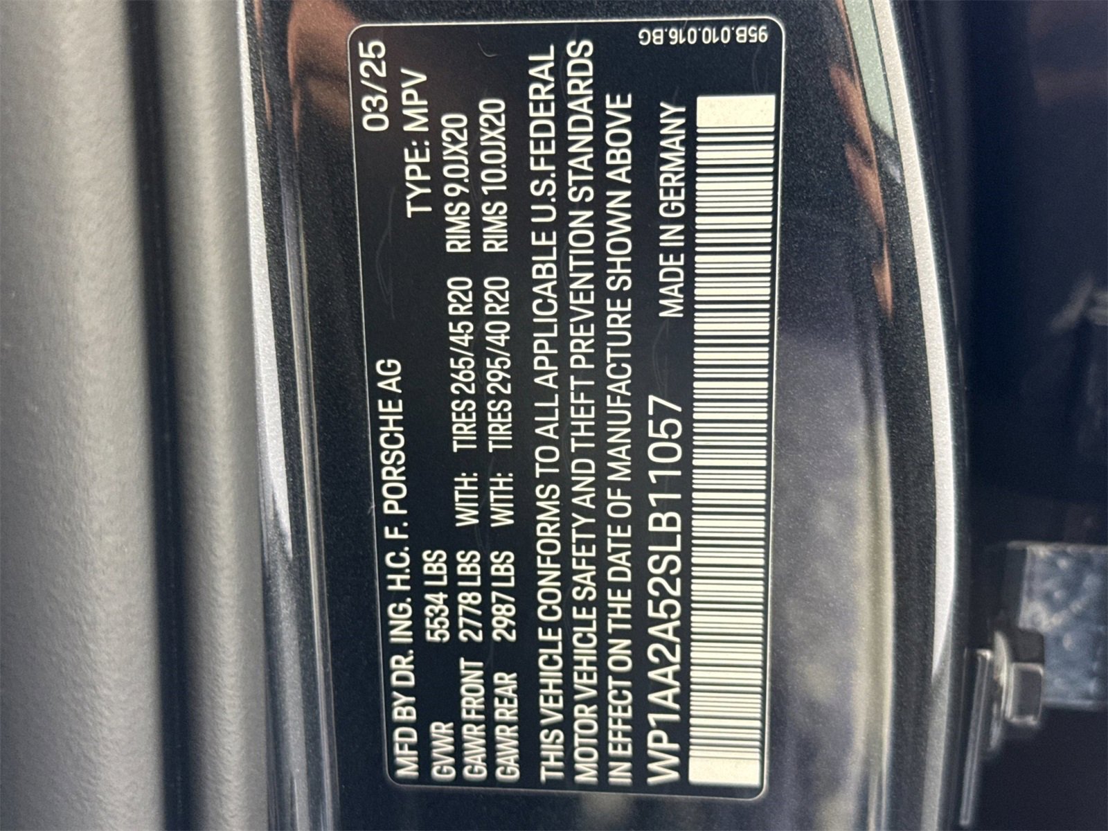 Used 2025 Porsche Macan image 34