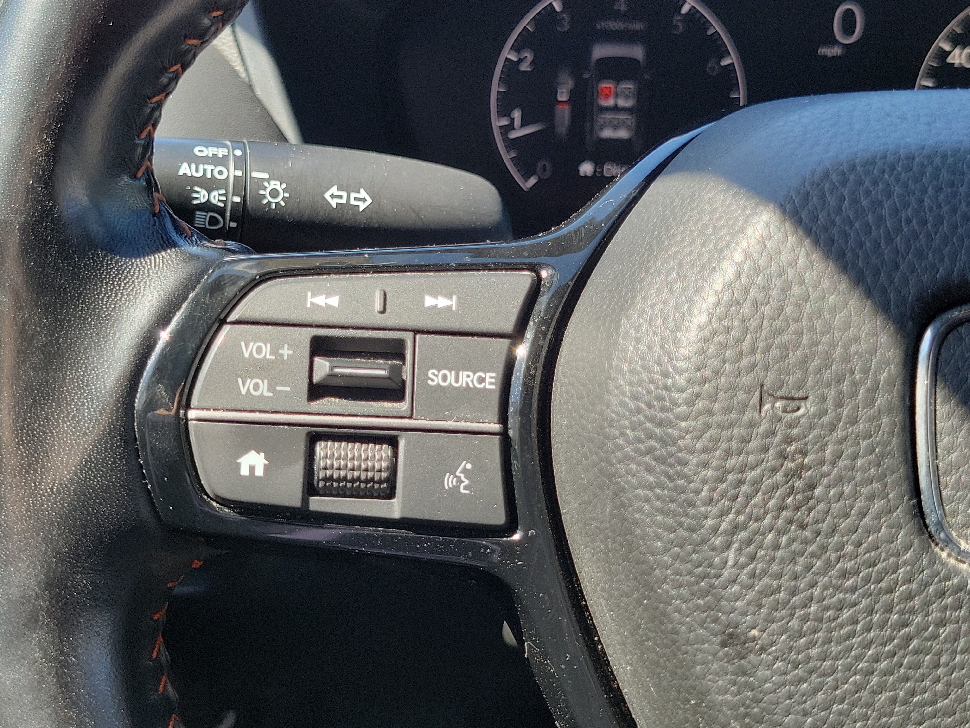 Certified 2025 Honda HR-V Sport image 23
