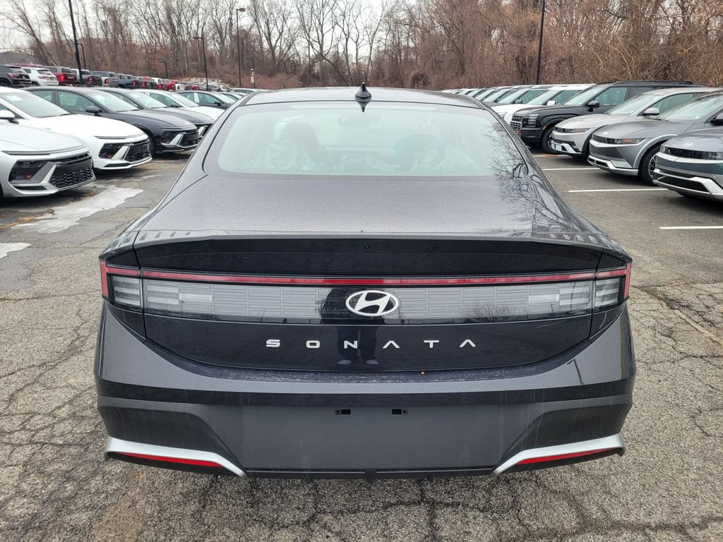 New 2026 Hyundai Sonata SE FWD image 4