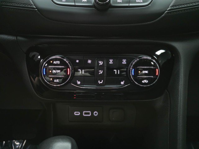 Used 2022 Buick Encore GX Essence FWD image 27